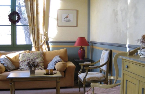 Montbrun-les-Bains Apartment | Dreamy Apartment in South of France with Swimming Pool