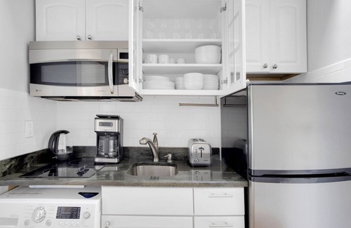Back Bay Apartment | Dreamy Back Bay Studio w/W/D, nr Copley T, by Blueground