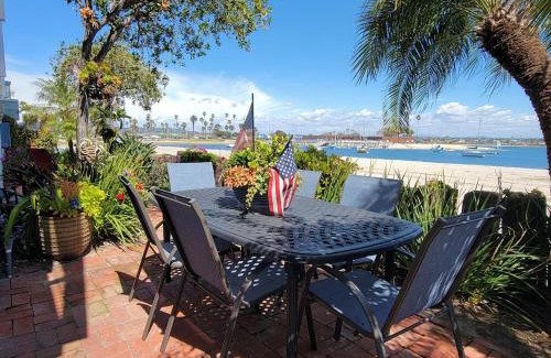 Mission Beach House | Dreamy Bayside View Family Home