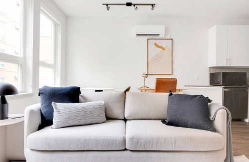 West Bellevue Apartment | Dreamy Bellevue 1BR w/Gym & Roof Lounge, easy commute, by Blueground