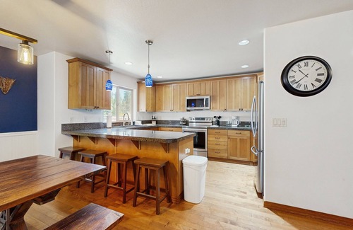 Three Rivers House | Dreamy getaway near river with hot tub, lush property, fire pit, grill & WiFi