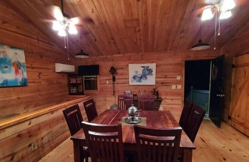Saluda Cabin | Dreamy log cabin off a country road, short hike to waterfalls. Pet friendly.