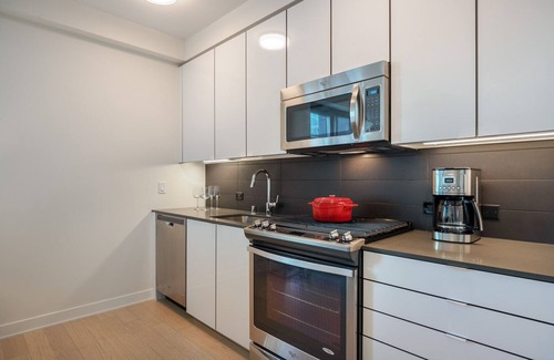 Rincon Hill Apartment | Dreamy Rincon Hill Studio w/Gym + W/D near Silicon Valley by Blueground