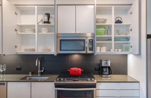 Rincon Hill Apartment | Dreamy Rincon Hill Studio w/Gym + W/D near Silicon Valley by Blueground
