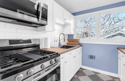 Westside Apartment | Dreamy Treetop Loft in West Midtown Atlanta.