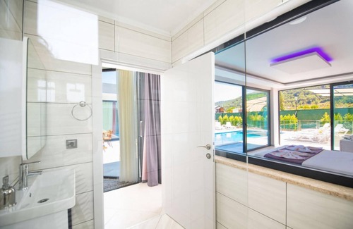 Sarıbelen Villa | Dreamy Villa with Private Pool and Jacuzzi in Kas