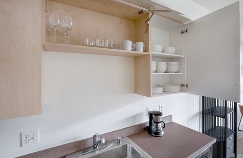 Wallingford Apartment | Dreamy Wallingford 1BR w/W/D & Rooftop, nr 99 & I-5, by Blueground