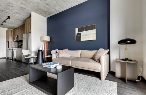 Near West Side Apartment | Dreamy West Loop 1BR w/Rooftop & Dog Wash, nr L, by Blueground