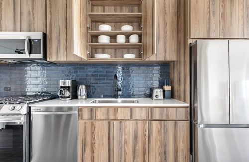 Near West Side Apartment | Dreamy West Loop 1BR w/Rooftop & Dog Wash, nr L, by Blueground