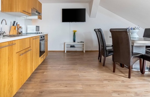 Innere Neustadt Apartment | Dresden Antonstraße | Two-Bedroom Attic Suite XL