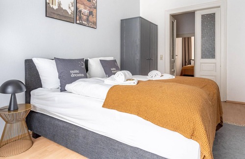 Innere Neustadt Apartment | Dresden Hoyerswerdaer Str | Two-Bedroom Suite XL