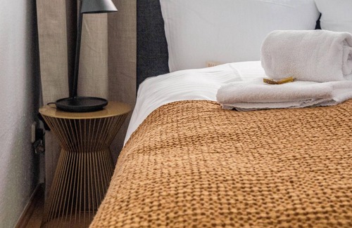 Innere Neustadt Apartment | Dresden Hoyerswerdaer Str | Two-Bedroom Suite XL