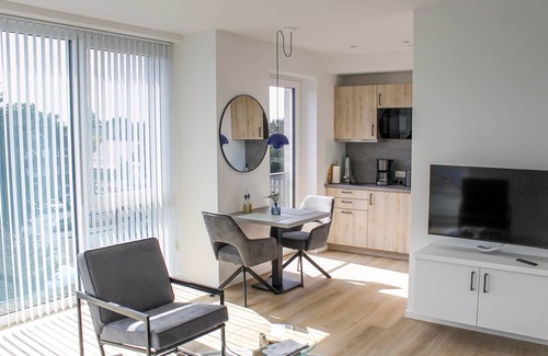 Eversten House | Drielake- Modern, fully furnished boarding apartment in a central location.