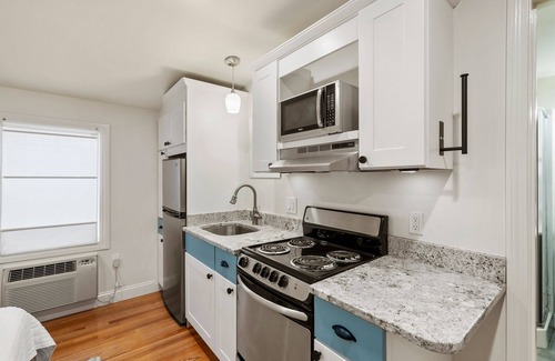 Newburyport Apartment | Drift Suite at The Hygge House