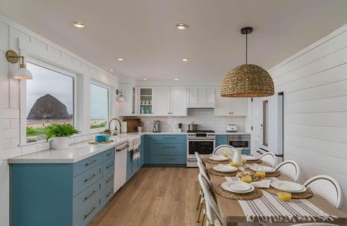 Tolovana Park House | Driftaway by AvantStay Direct Cannon Beach Access w Stunning Views