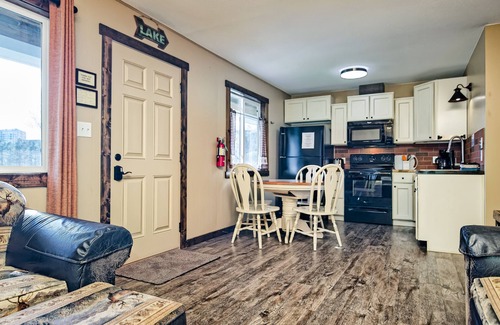 Branson Cabin | Driftwater Resort Cabin #10 with Lake Taneycomo Access & Pool!