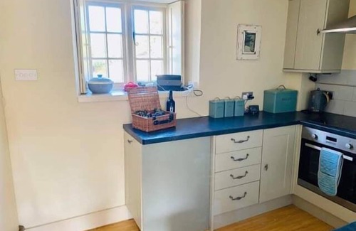Holme Cottage | Driftwood Cottage Holme next the sea pets go free