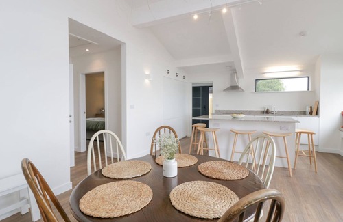 Baycliff Cottage | DRIFTWOOD COTTAGE, pet friendly, with open fire in Ulverston