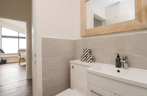 Baycliff Cottage | DRIFTWOOD COTTAGE, pet friendly, country holiday cottage in Bardsea
