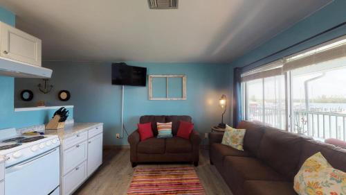 Isles of Capri Apartment | Driftwood Landing 11