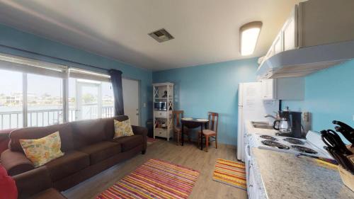 Isles of Capri Apartment | Driftwood Landing 11