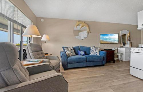 Isles of Capri Apartment | Driftwood Landing 15