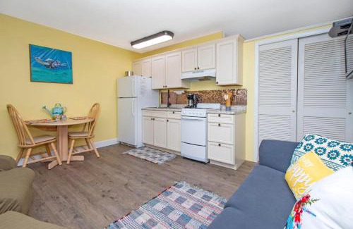 Isles of Capri Apartment | Driftwood Landing 16