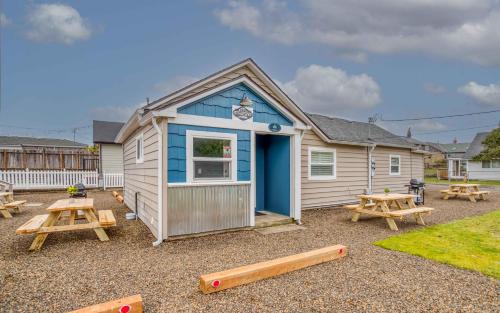 Rockaway Beach House | Driftwood - Meredith Lodging
