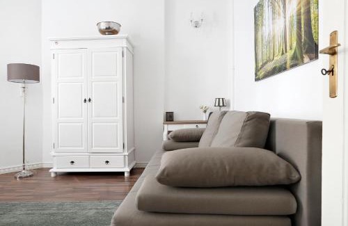 Charlottenburg-Wilmersdorf Apartment | DROY by ROCKCHAIR Apartments l SUPERHOST Status l 2 Bedroom Boxspringbeds next to Center "Kurfürstendamm" - Cozy Family & Business Flair welcomes you!