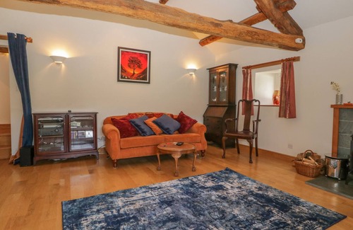 Lowick Cottage | DRUMLINS, pet friendly, character holiday cottage in Lowick Green