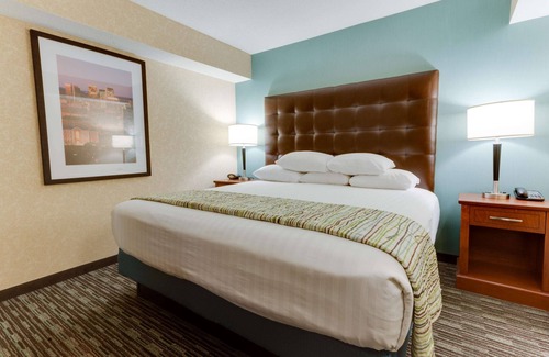 Crestline Heights Hotel | Drury Inn & Suites Birmingham Grandview