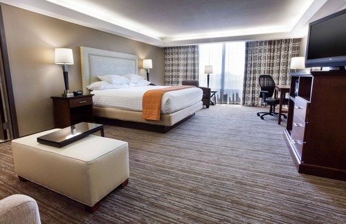Waldron Hotel | Drury Inn & Suites Kansas City Airport