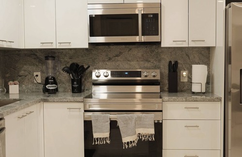 Overtown House | DT Miami Elegance