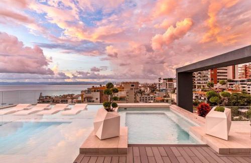 Amapas Apartment | DTerrace Luxe 2bd 2ba Romantic Zone Los Muertos Beach and Pier