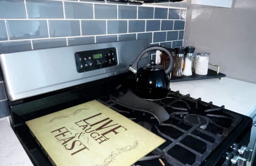 Palms Apartment | DTLA Luxury Condo with Pool, Gym, Work Pods & Conference Room
