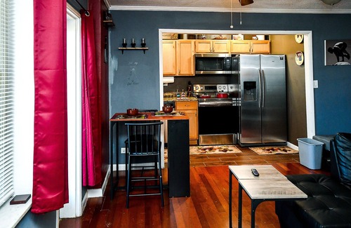 Downtown Atlanta Condo | DTWN luxury condo 99 percent Walk score