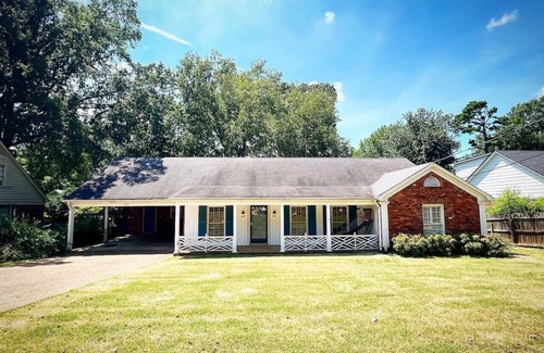 East Memphis House | Dual 9BR Memphis Getaway+Games+Backyard+PrimeLoc