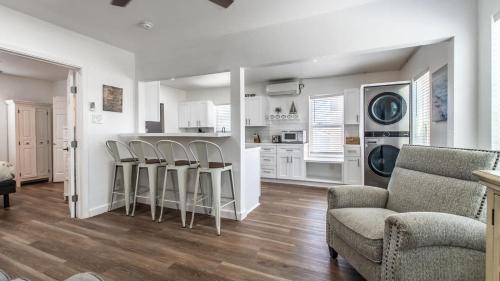Del Mar Apartment | Dual Suites - Ocean Dr