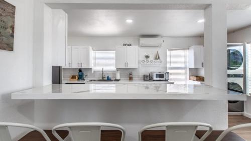 Del Mar Apartment | Dual Suites - Ocean Dr