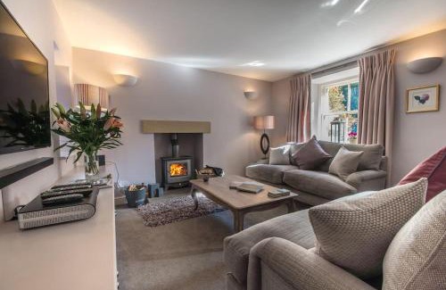 Alstonfield House | Duck Cottage Milldale Alstonefield Peak District