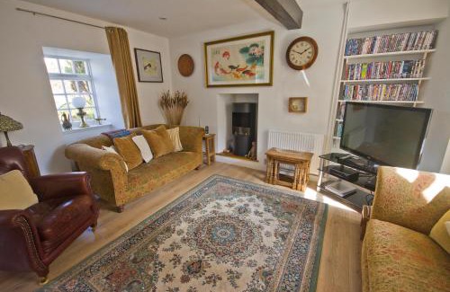Kilrenny House | Duck Cottage - Pet-friendly Traditional Rural Home