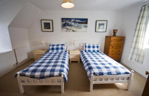 Kilrenny House | Duck Cottage - Pet-friendly Traditional Rural Home