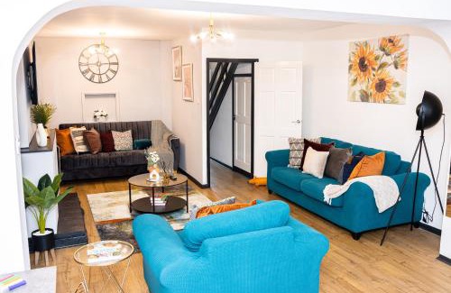 Dudley House | DUDLEY 3 Bed House-PERFECT FOR CONTRACTORS-FAMILIES-LONG & SHORT STAY