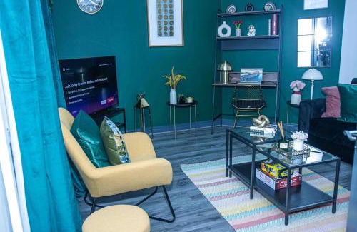 Dudley House | Dudley 3Bedroom Home-Perfect for Long & Short Stay