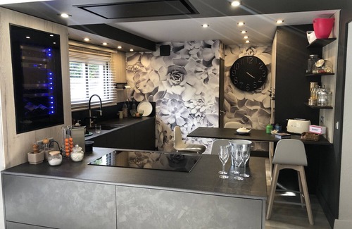 Duingt House | DUINGT centre, Maison 140M2, plage privée, 6Pers.