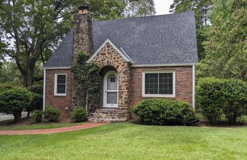 Durham House | Duke Forest Gem! 3br, Sleeps 7