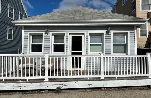 Milford House | Dulce La Donna by the beach