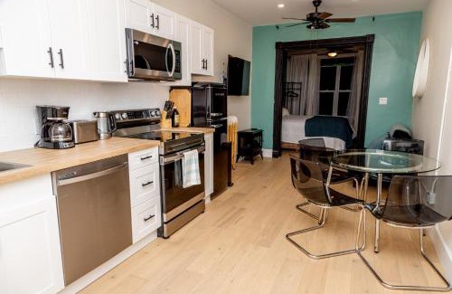Brockton Village Hotel | Dundas and Brock Suitel