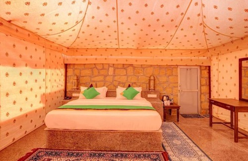 Kanoi Hotel | Dune Safari Sam Desert Camp