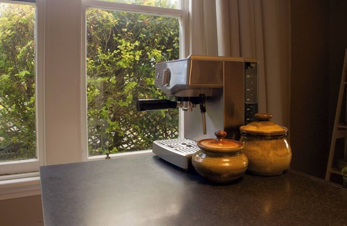 Kaikorai House | Dunedin delight - sunny, stylish villa close to town